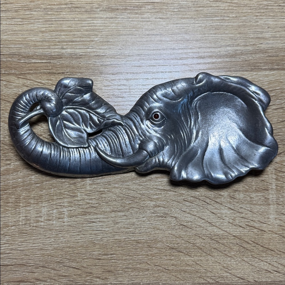Arthur Court Elephant with Leaf Spoon Rest 1993